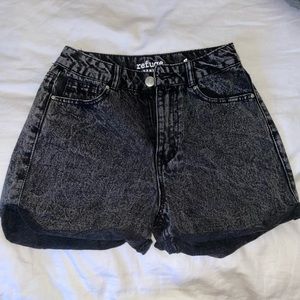 NEW Women’s black denim high rise shorts